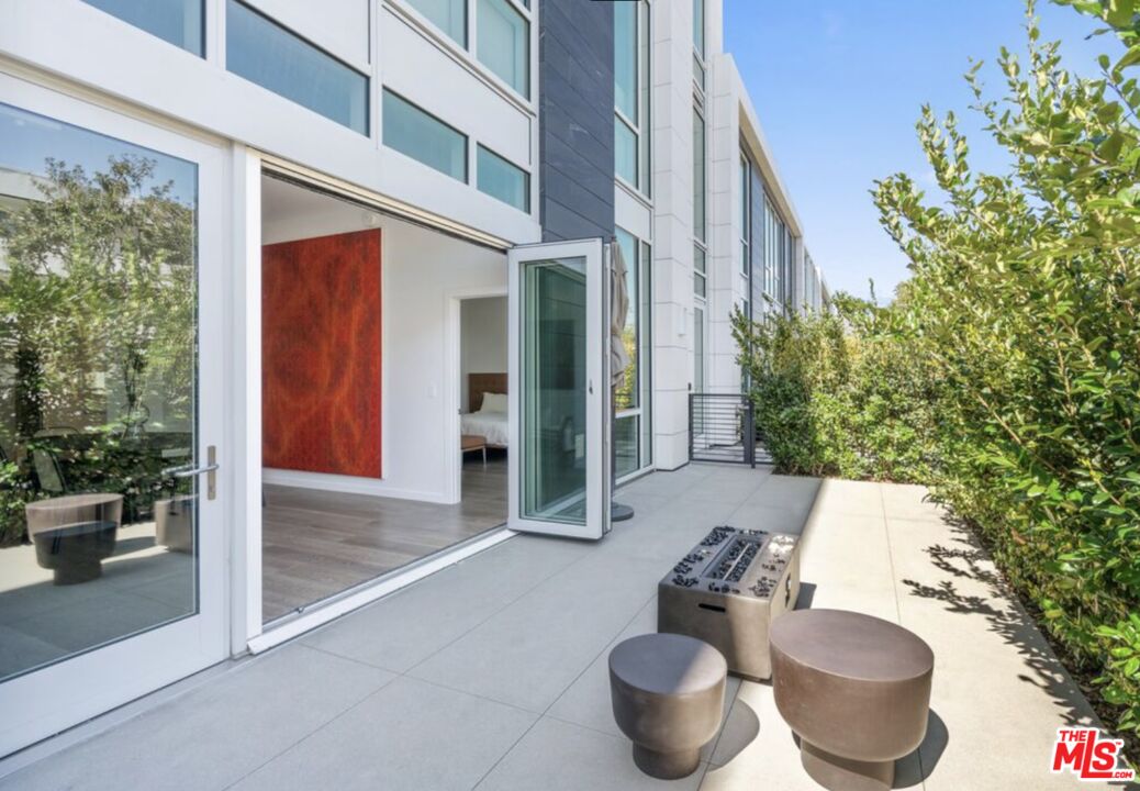 9000 W 3rd St Unit: 106