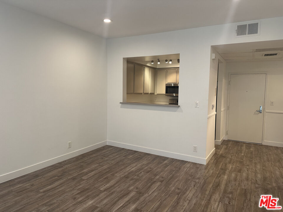 8614 Burton Way Unit: 302