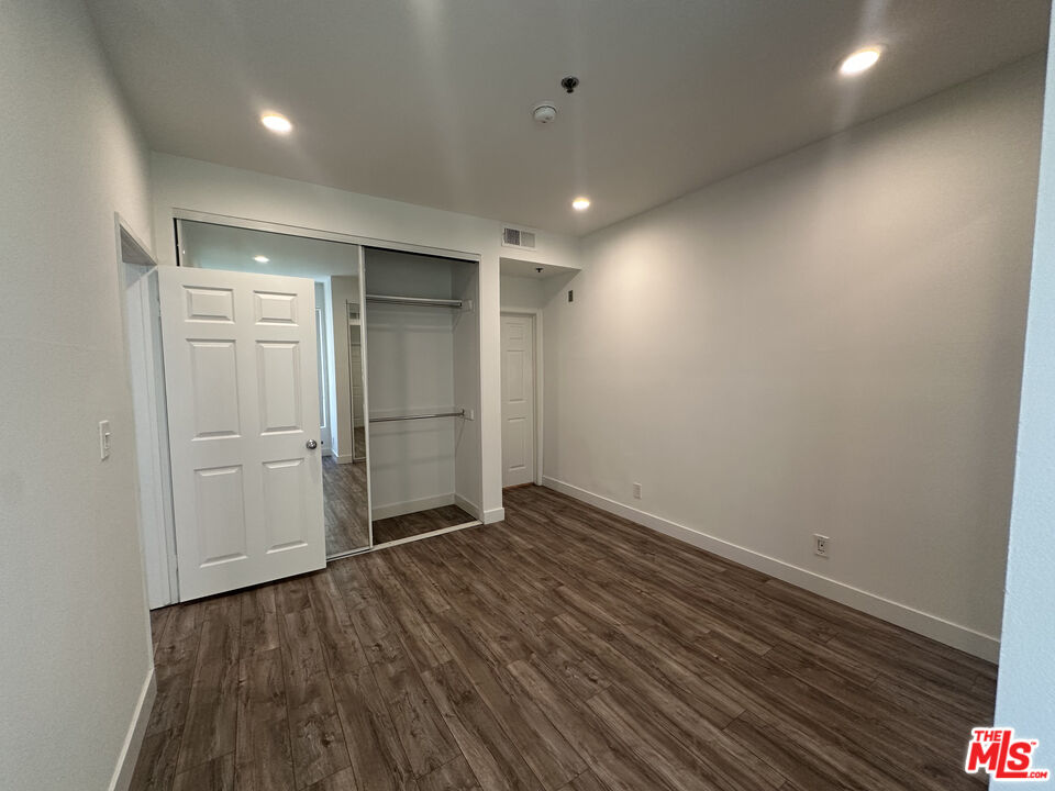 8614 Burton Way Unit: 302
