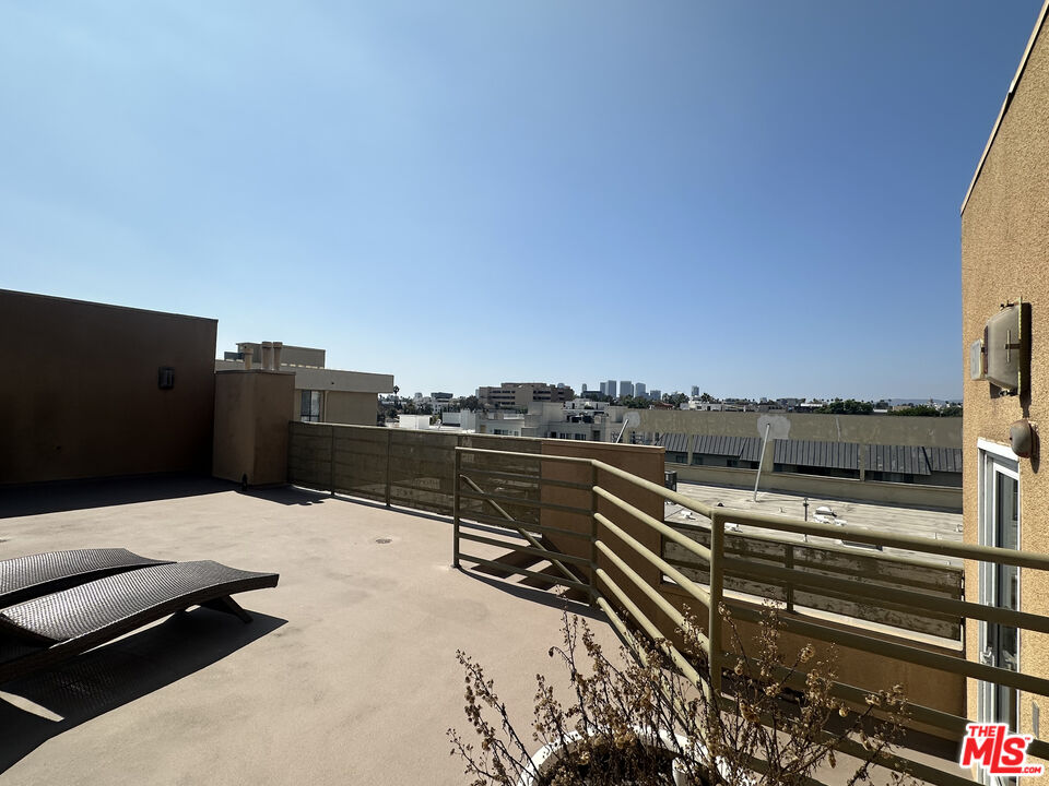 8614 Burton Way Unit: 302