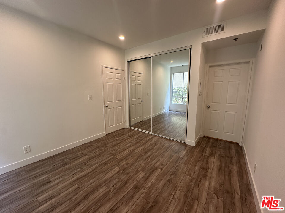 8614 Burton Way Unit: 302