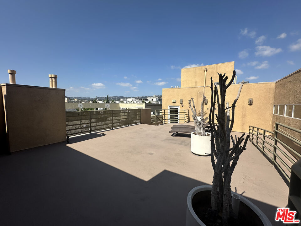 8614 Burton Way Unit: 302