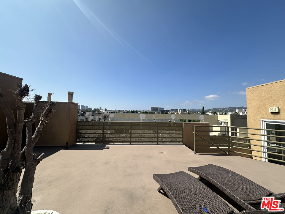 8614 Burton Way Unit: 302