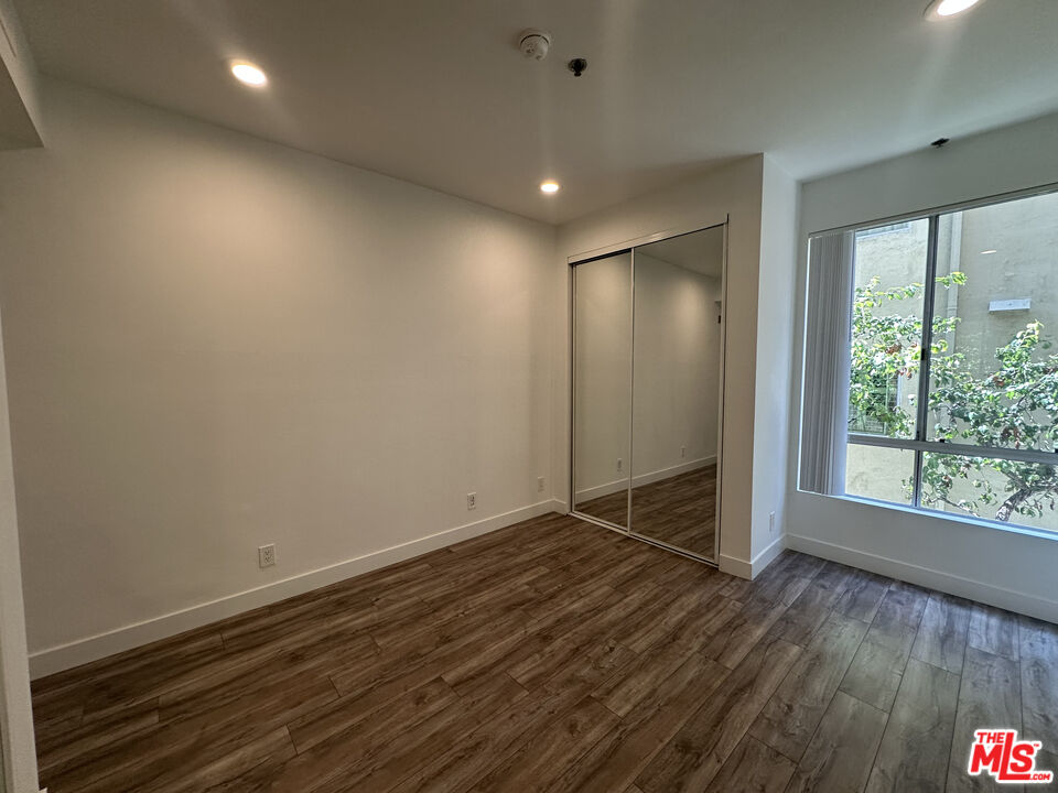 8614 Burton Way Unit: 302