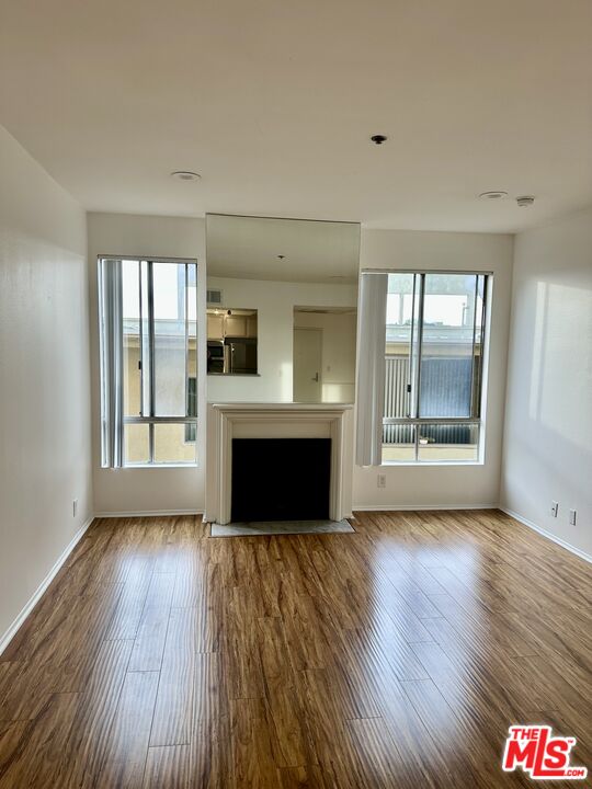 8614 Burton Way Unit: 302