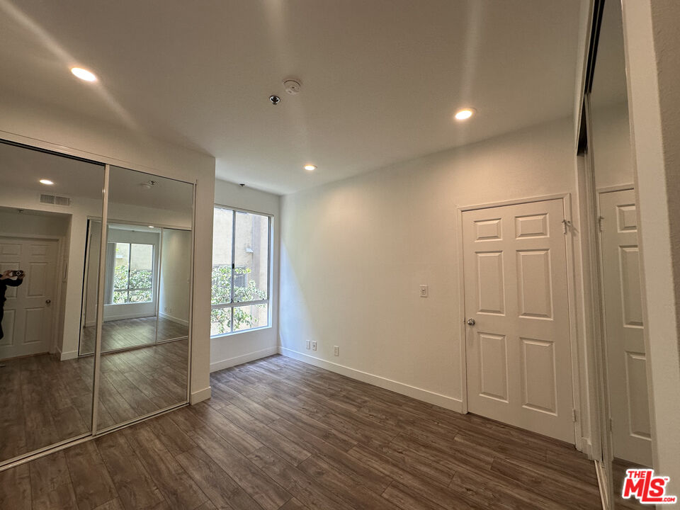 8614 Burton Way Unit: 302