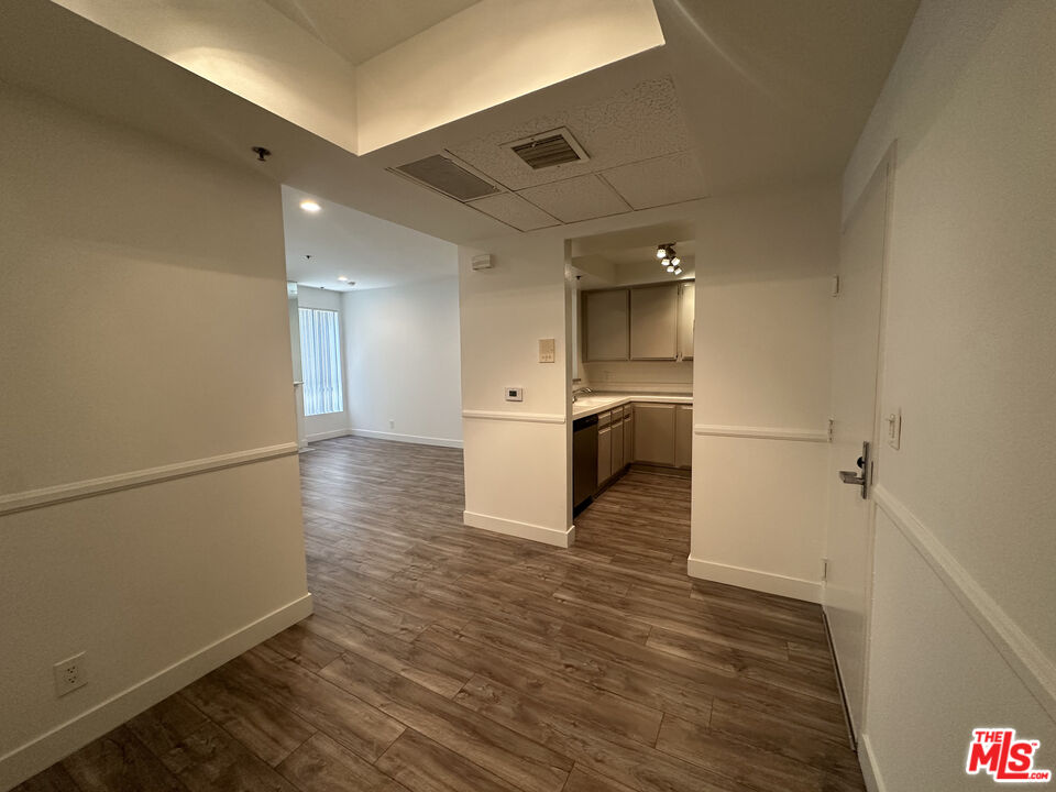 8614 Burton Way Unit: 302