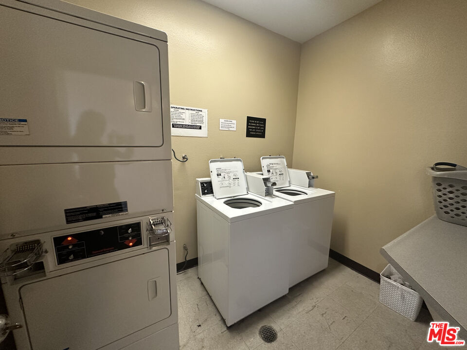 8614 Burton Way Unit: 302