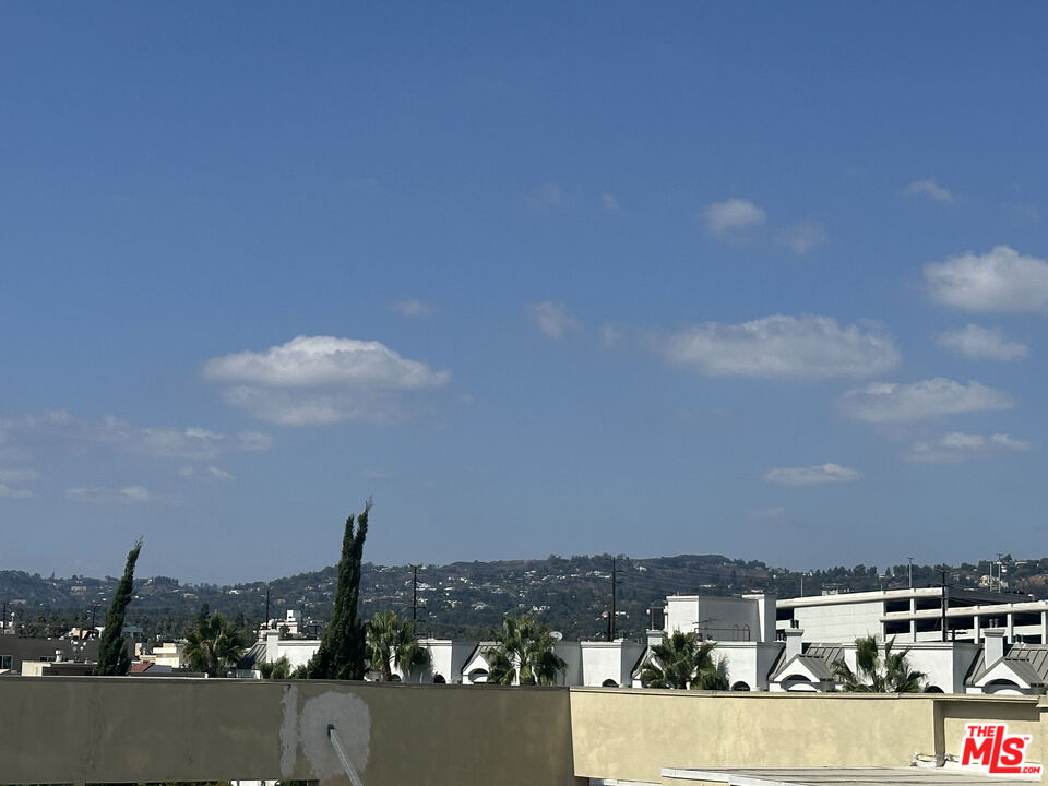 8614 Burton Way Unit: 302