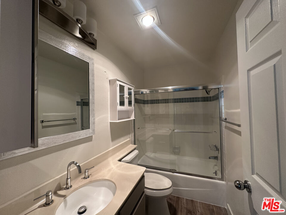 8614 Burton Way Unit: 302