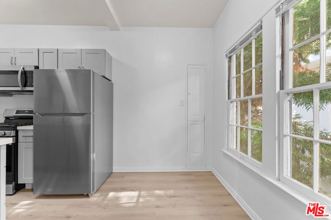 140 S Camden Dr Unit: 203