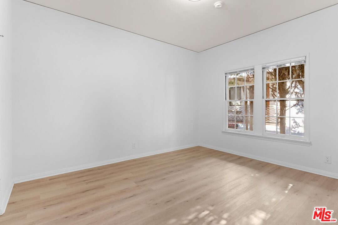 140 S Camden Dr Unit: 203