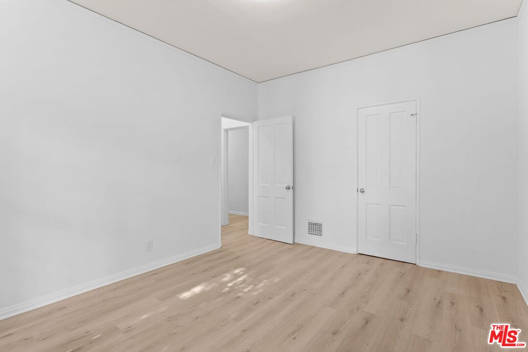 140 S Camden Dr Unit: 203