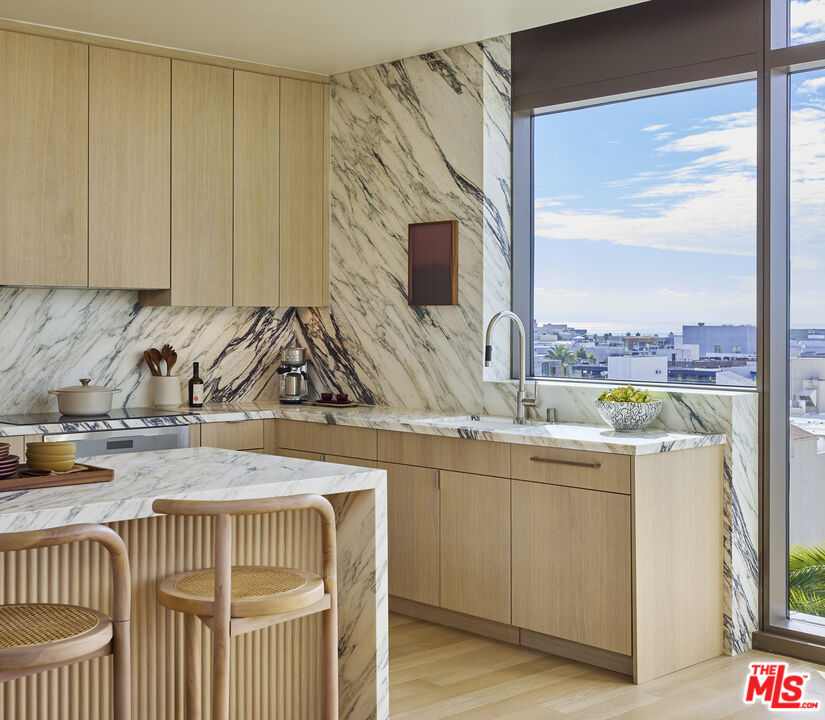 700 Broadway Unit: PH 822