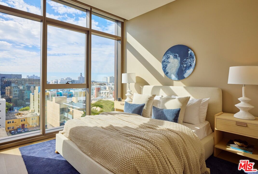 700 Broadway Unit: PH 822