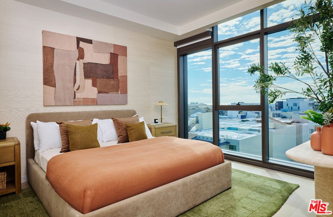 700 Broadway Unit: PH 822
