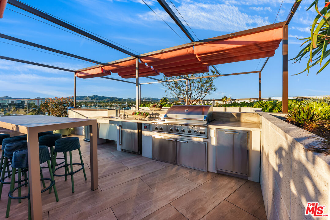 700 Broadway Unit: PH 822