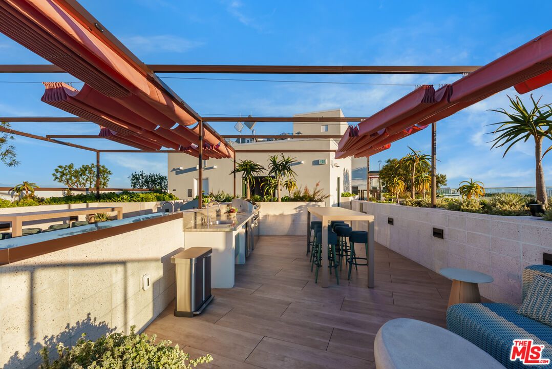 700 Broadway Unit: PH 722