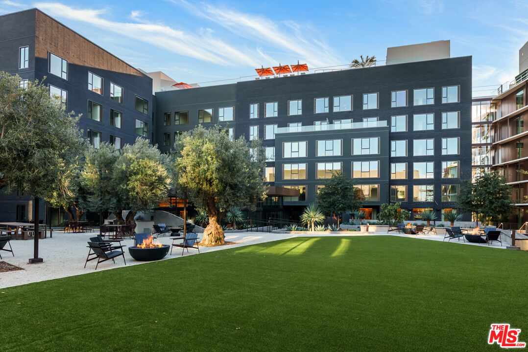 700 Broadway Unit: PH 722