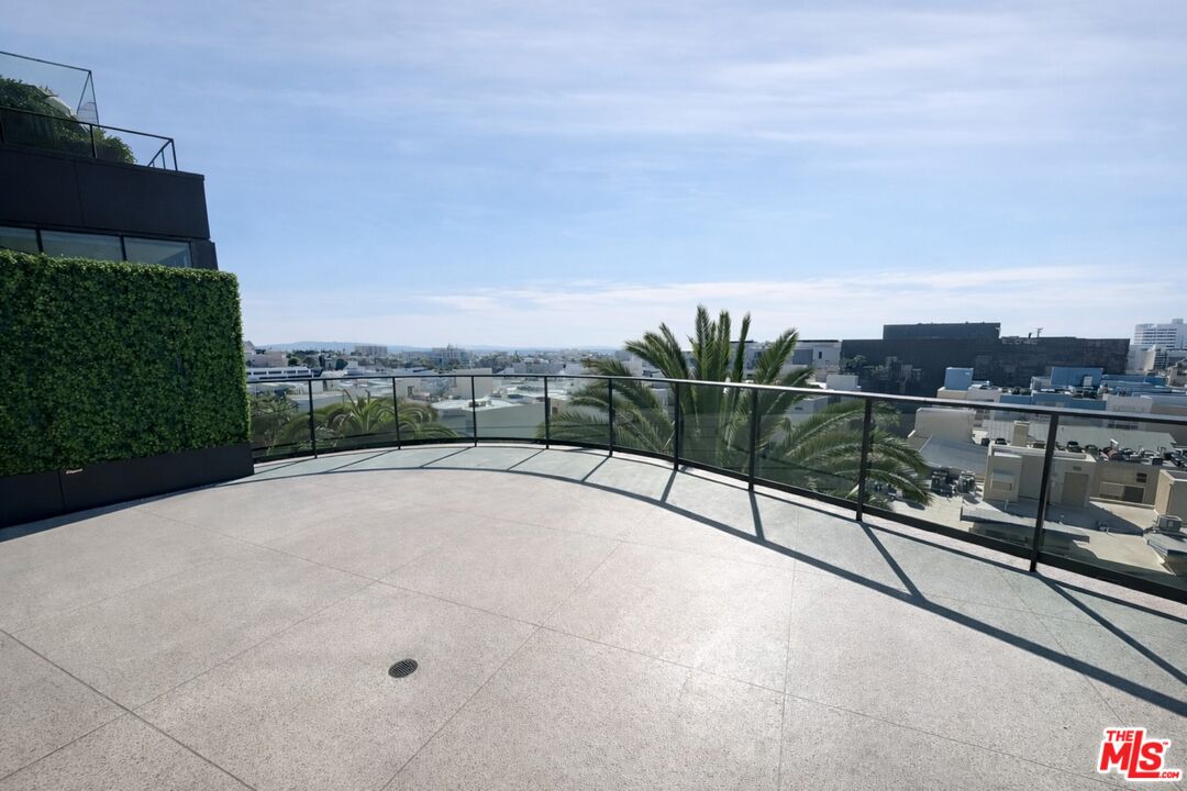 700 Broadway Unit: PH 801