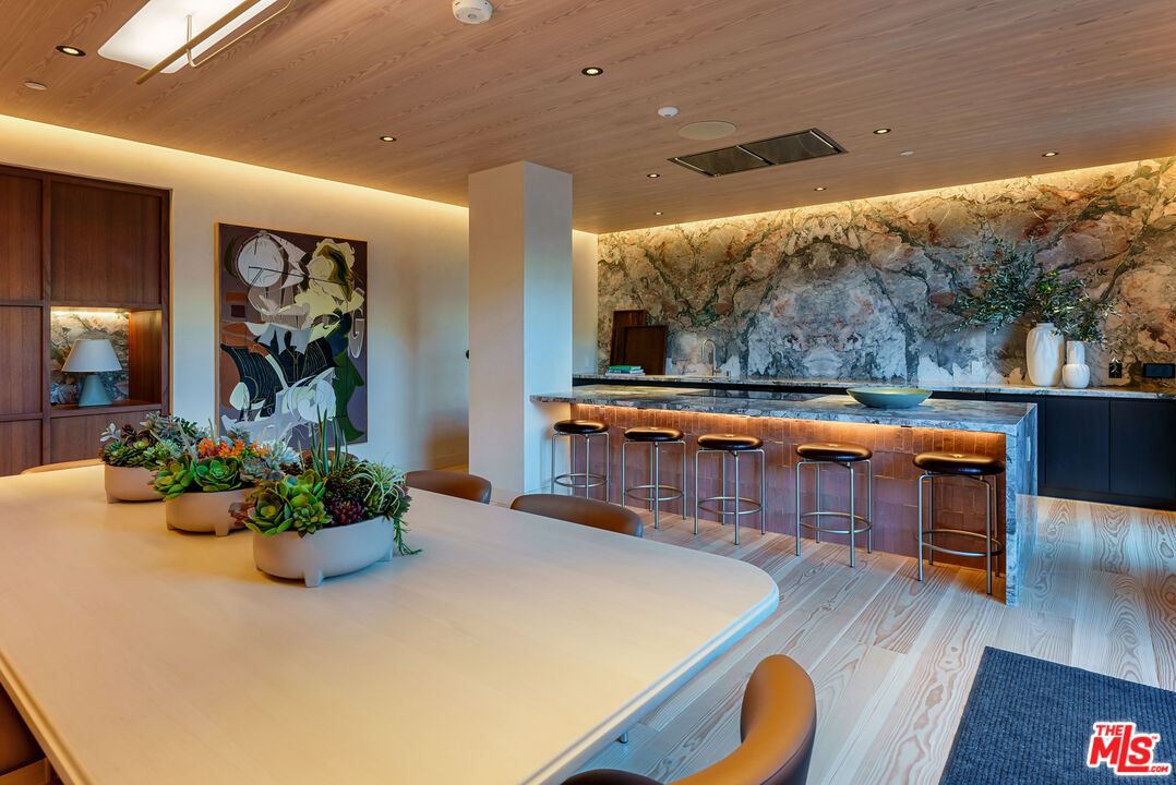 700 Broadway Unit: PH 801