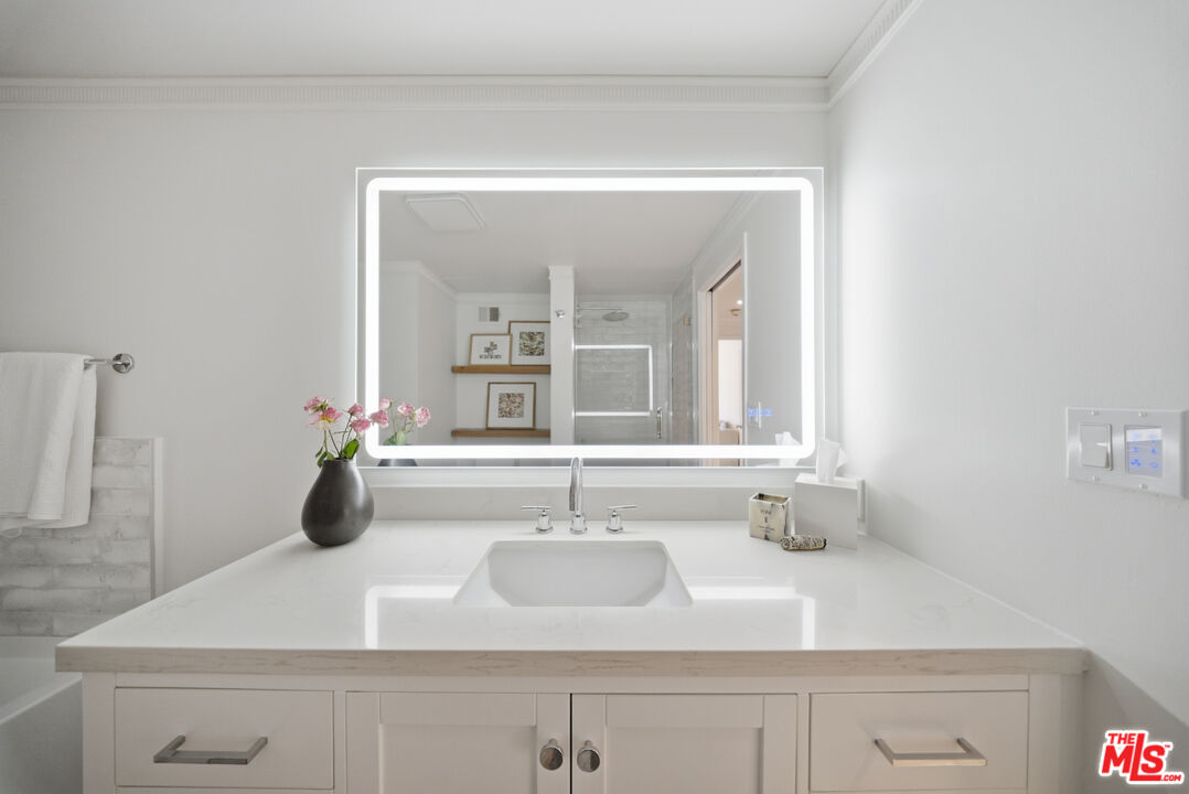 2160 Century Park Unit: 910