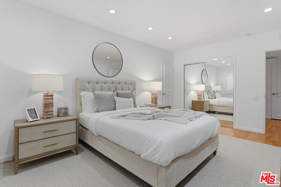 1015 N Kings Rd Unit: 110