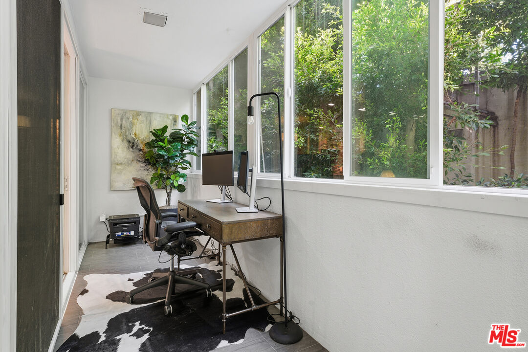 1015 N Kings Rd Unit: 110