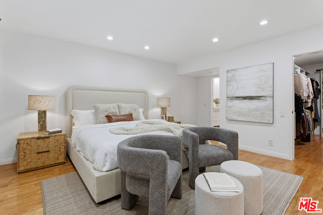 1015 N Kings Rd Unit: 110