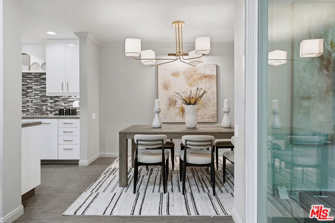 1015 N Kings Rd Unit: 110