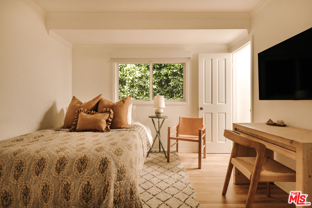 2610 Mandeville Canyon Rd