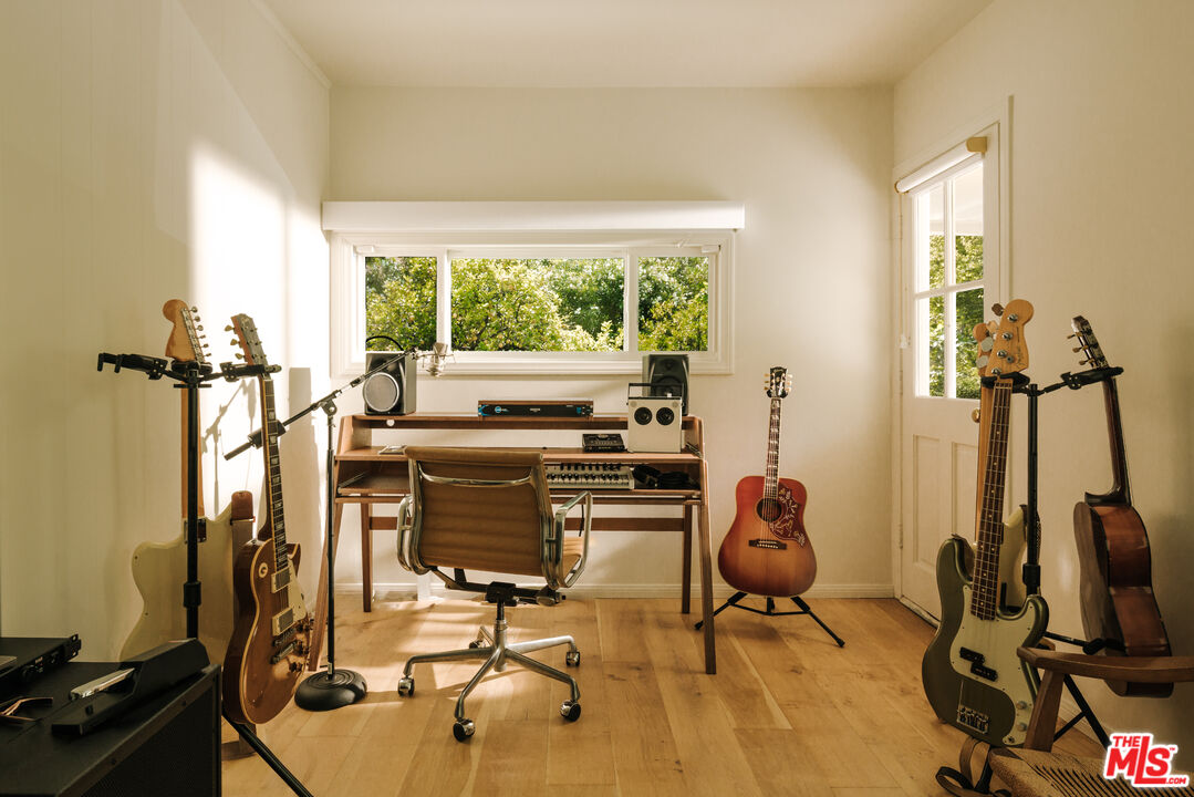 2610 Mandeville Canyon Rd