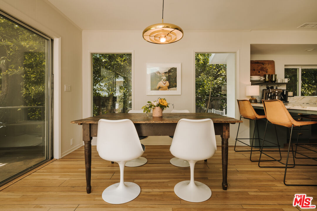 2610 Mandeville Canyon Rd