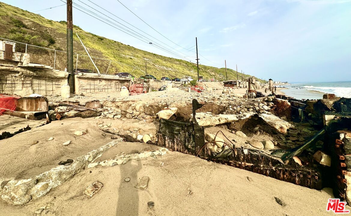 19240 Pacific Coast Highway