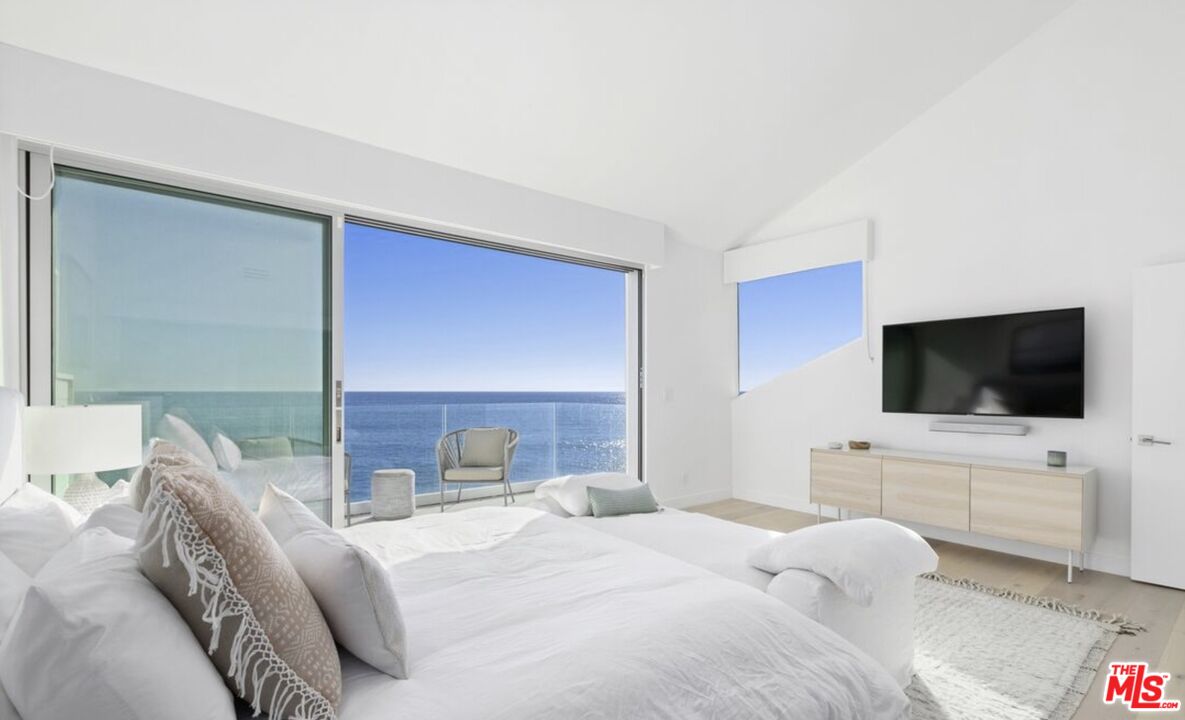 19240 Pacific Coast Highway