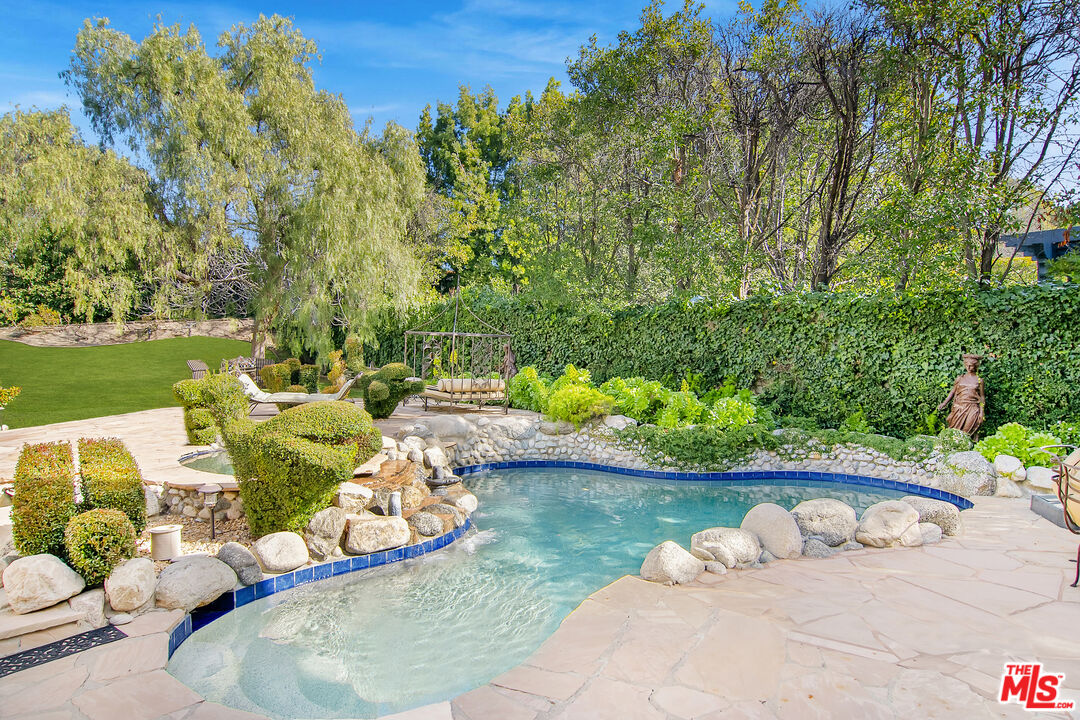 4618 Westchester Dr