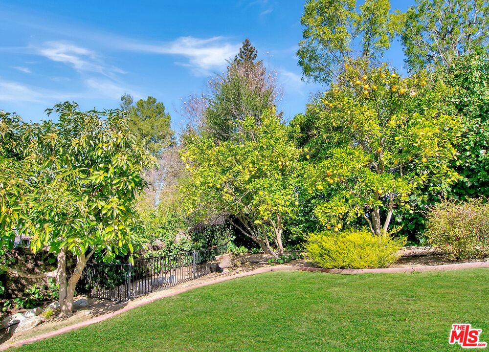 4618 Westchester Dr