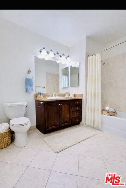 13951 Sherman Way Unit: 308