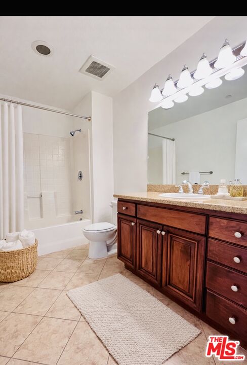 13951 Sherman Way Unit: 308