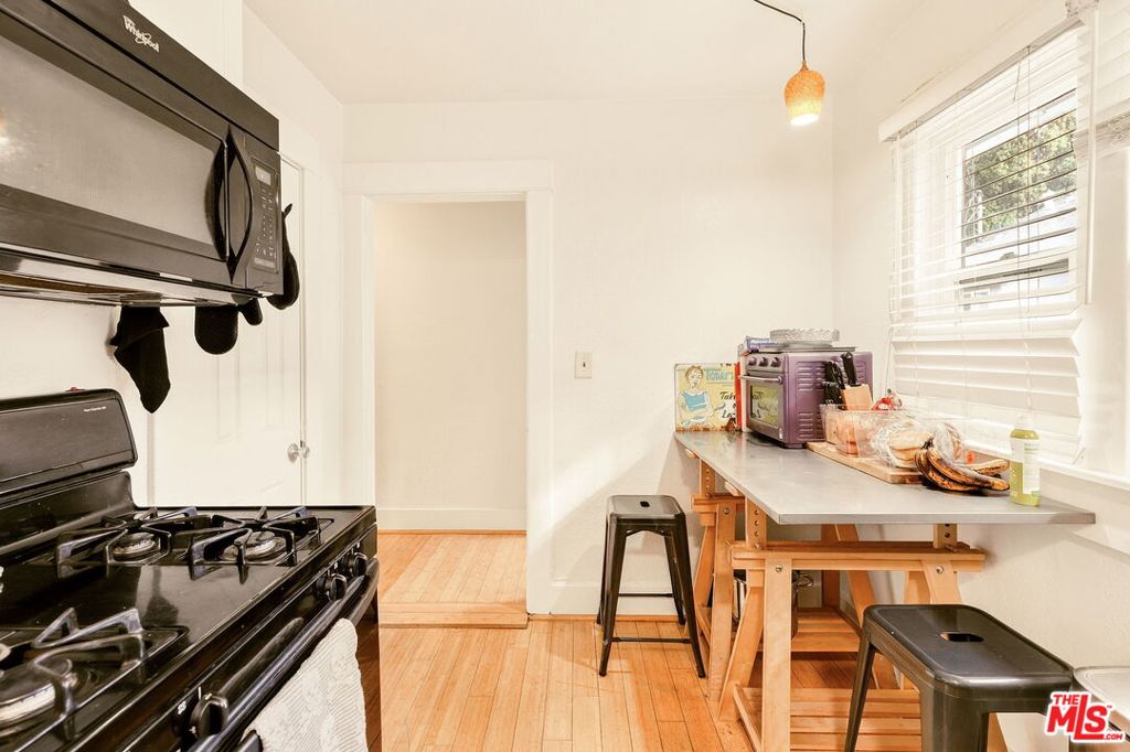 1259 N Citrus Avenue