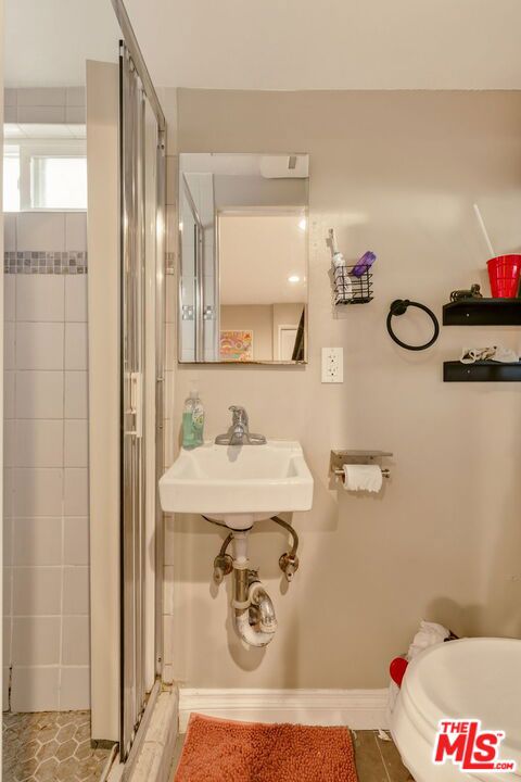 1259 N Citrus Avenue