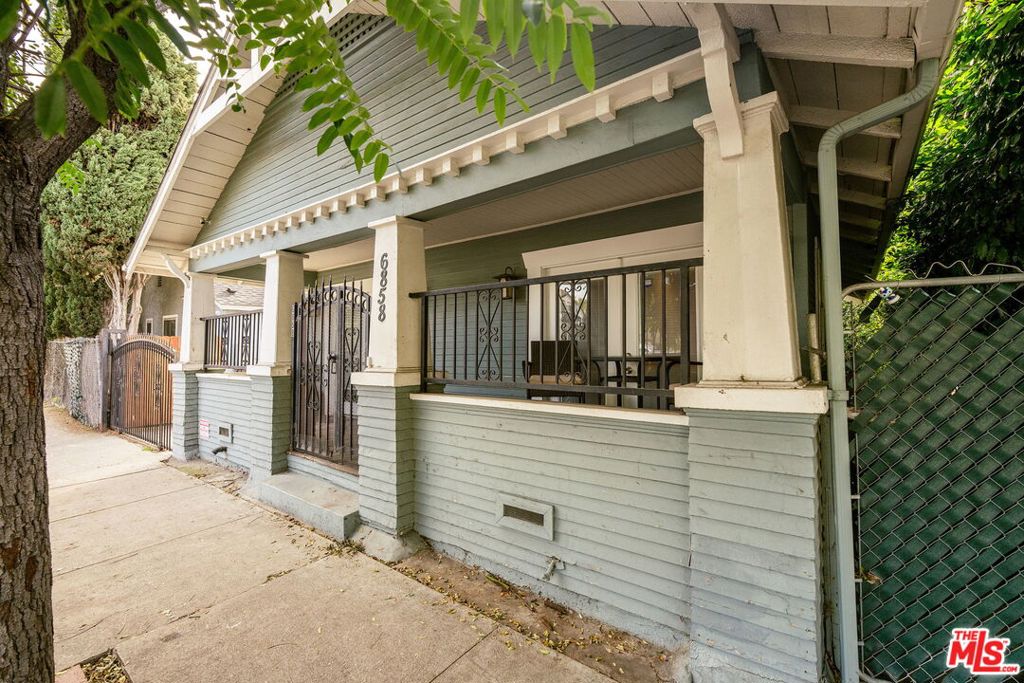 1259 N Citrus Avenue