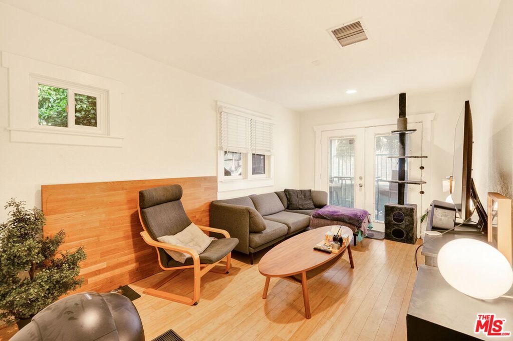 1259 N Citrus Avenue