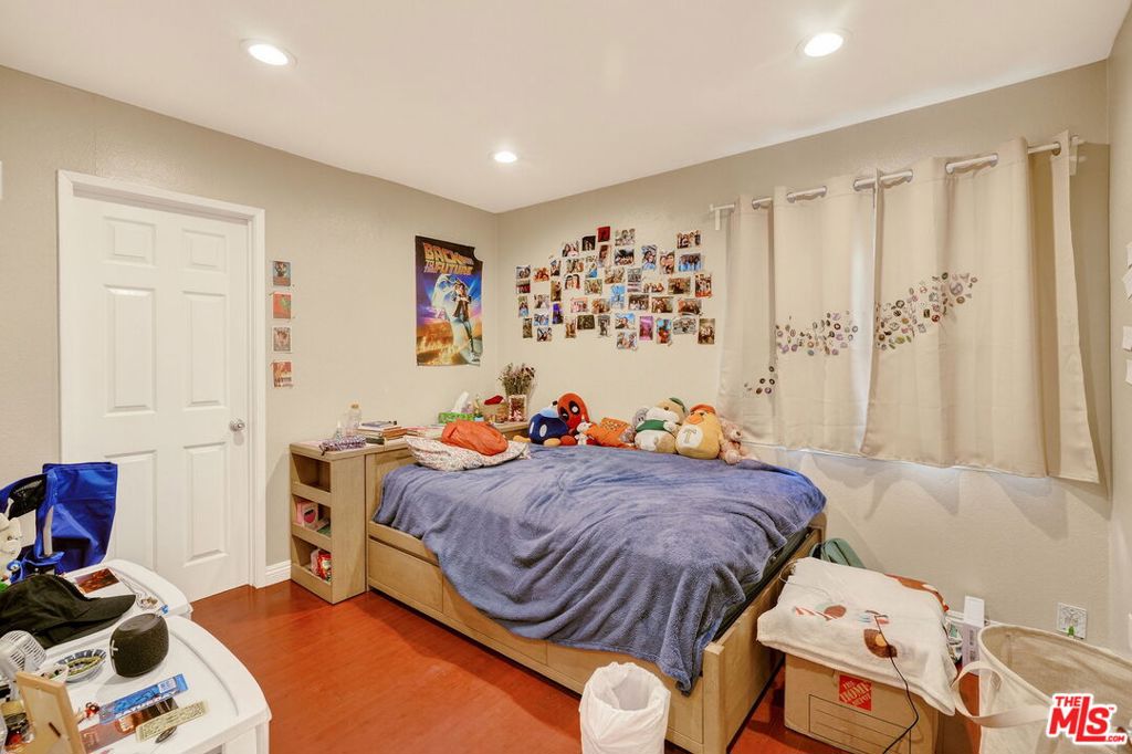 1259 N Citrus Avenue