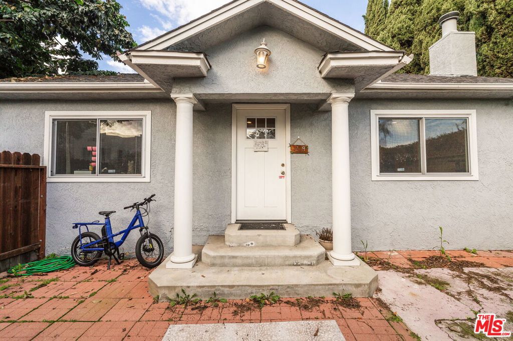 1259 N Citrus Avenue