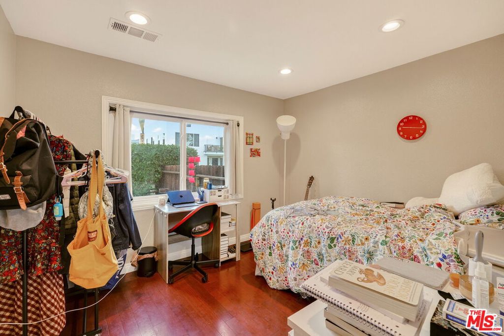 1259 N Citrus Avenue