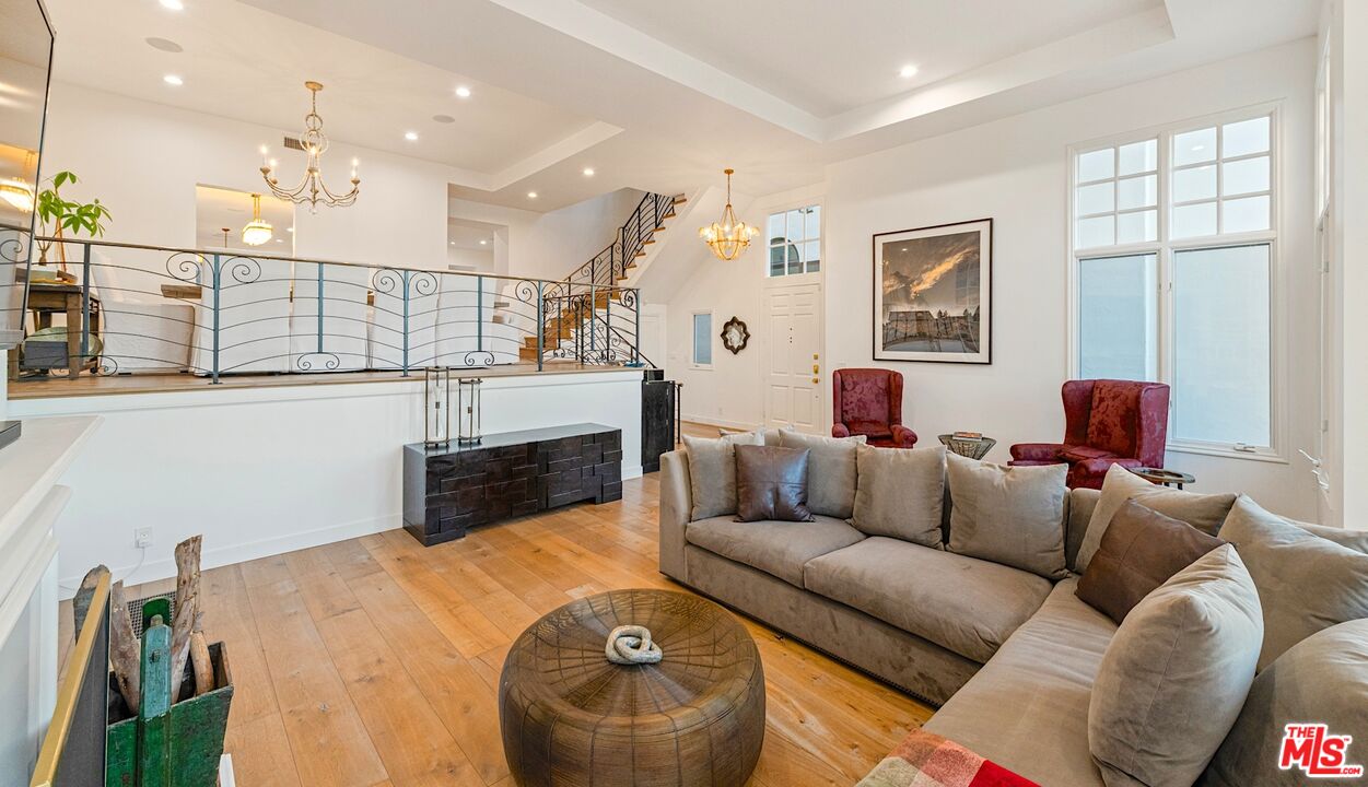 131 Roma Ct