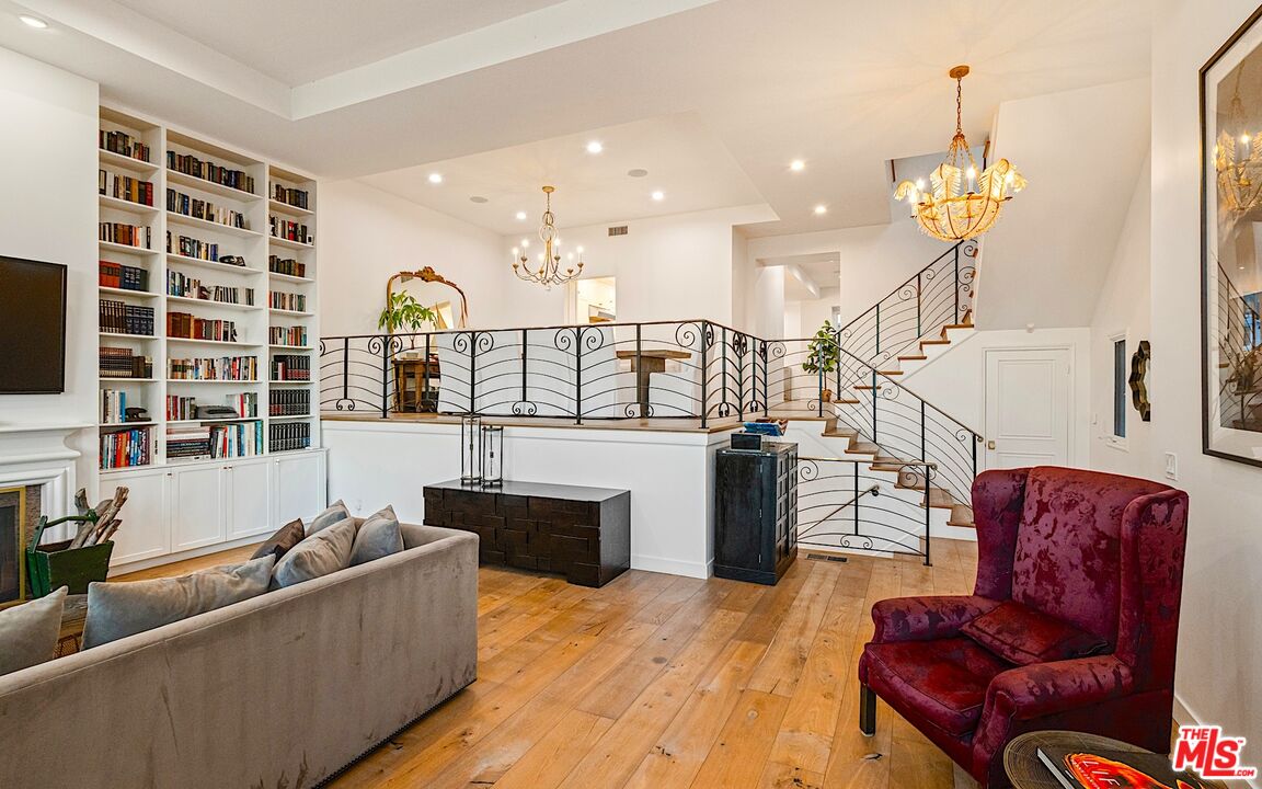 131 Roma Ct