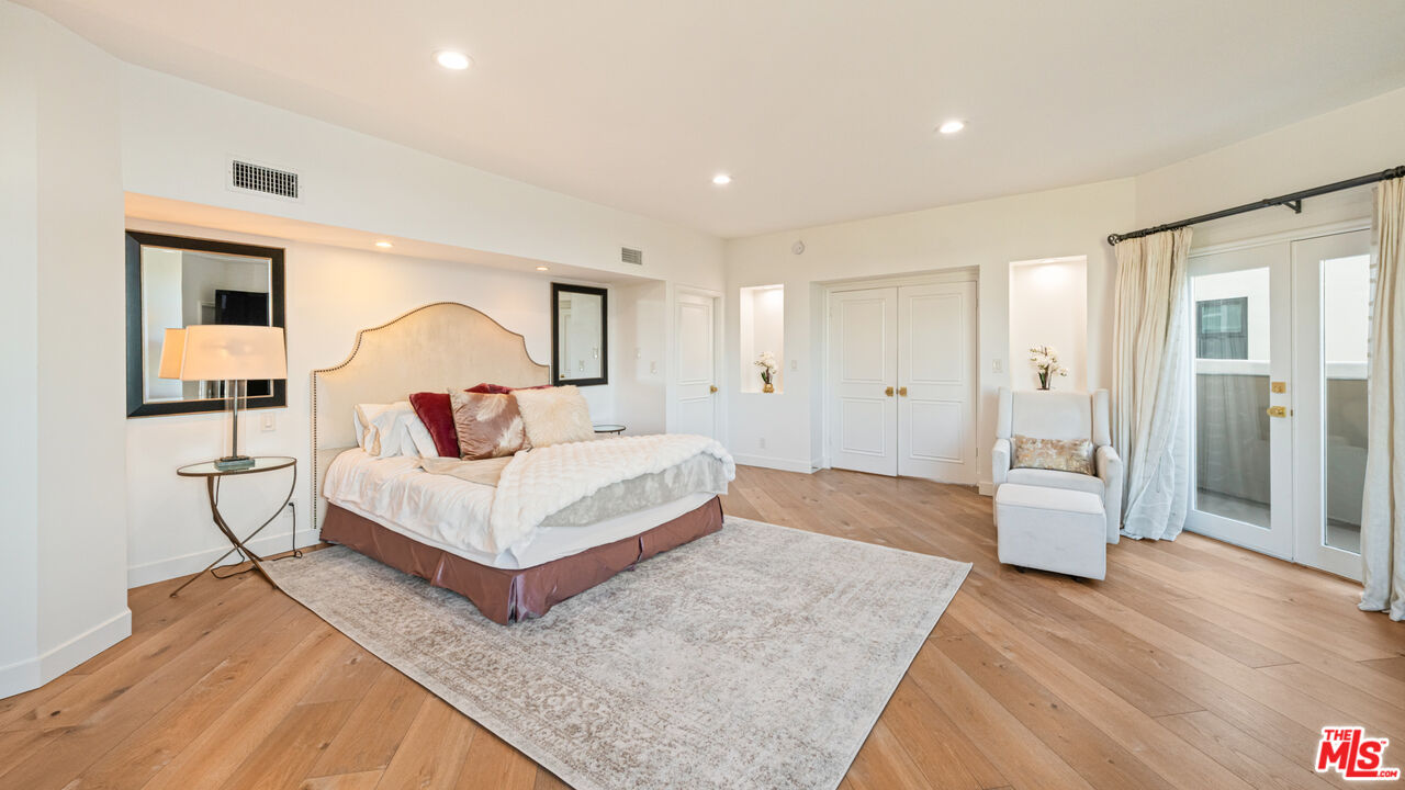 131 Roma Ct
