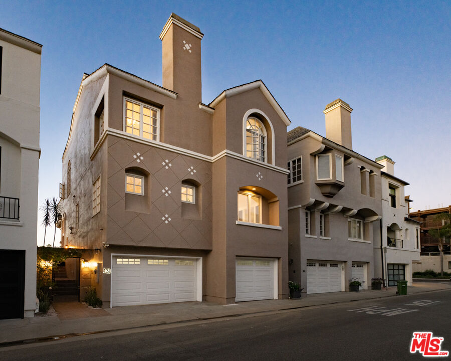131 Roma Ct